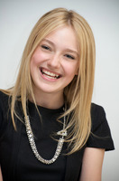 Dakota Fanning mug #G625936