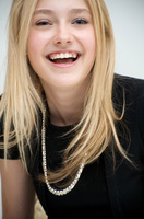 Dakota Fanning tote bag #G625950