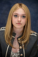 Dakota Fanning tote bag #G625958