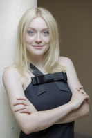 Dakota Fanning tote bag #G666511