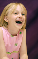 Dakota Fanning t-shirt #2390192