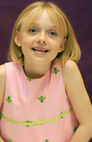 Dakota Fanning Sweatshirt #2390193