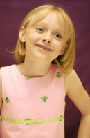 Dakota Fanning longsleeve t-shirt #2390197