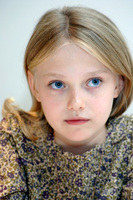 Dakota Fanning t-shirt #2399873