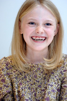 Dakota Fanning t-shirt #2399882