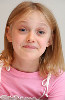 Dakota Fanning t-shirt #2402771