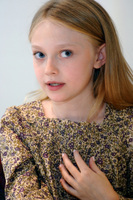 Dakota Fanning t-shirt #2402775