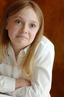 Dakota Fanning hoodie #2407036