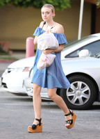 Dakota Fanning mug #G952939