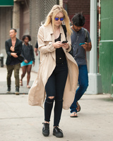 Dakota Fanning longsleeve t-shirt #2710926