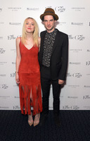 Dakota Fanning mug #G953085