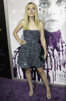 Dakota Fanning hoodie #2711005