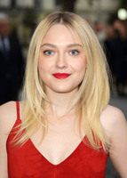 Dakota Fanning hoodie #2711014