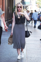 Dakota Fanning hoodie #2711020