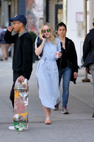 Dakota Fanning Sweatshirt #2711080