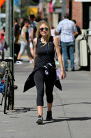 Dakota Fanning tote bag #G953180