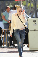 Dakota Fanning hoodie #2711111