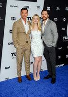 Dakota Fanning hoodie #3258804