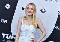 Dakota Fanning hoodie #3258822