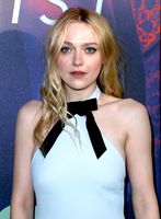 Dakota Fanning Sweatshirt #3294346