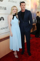 Dakota Fanning hoodie #3294370