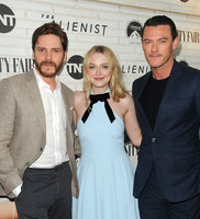 Dakota Fanning longsleeve t-shirt #3294377