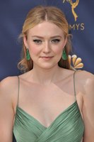 Dakota Fanning hoodie #3725852