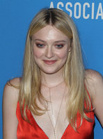 Dakota Fanning mug #G2402324