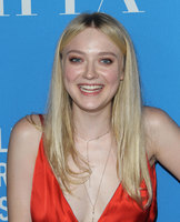 Dakota Fanning mug #G2402335