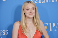 Dakota Fanning mug #G2402347