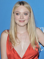 Dakota Fanning mug #G2402360