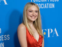 Dakota Fanning mug #G2402369