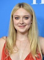 Dakota Fanning magic mug #G2402375