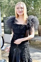 Dakota Fanning mug #G2402379