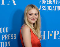Dakota Fanning mug #G2402382