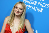 Dakota Fanning mug #G2402384