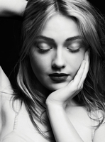 Dakota Fanning t-shirt #3818350