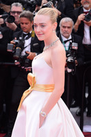 Dakota Fanning Longsleeve T-shirt #3847283