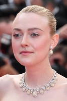 Dakota Fanning mug #G2464548