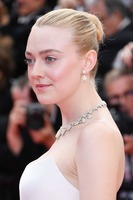 Dakota Fanning mug #G2464549