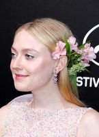 Dakota Fanning Longsleeve T-shirt #3847333