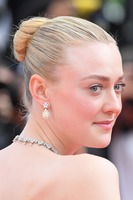 Dakota Fanning mug #G2464592