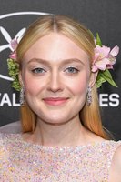 Dakota Fanning t-shirt #3847362