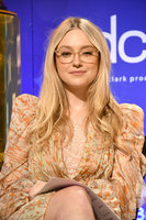 Dakota Fanning Longsleeve T-shirt #3907856
