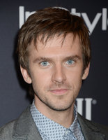 Dan   Stevens Longsleeve T-shirt #2885492