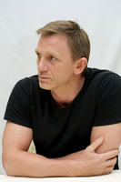 Daniel Craig longsleeve t-shirt #2223107