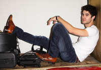 Darren Criss Longsleeve T-shirt #2187005