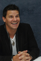 David Boreanaz Longsleeve T-shirt #2244406