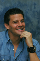 David Boreanaz Longsleeve T-shirt #2288134