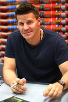 David Boreanaz Longsleeve T-shirt #3061386